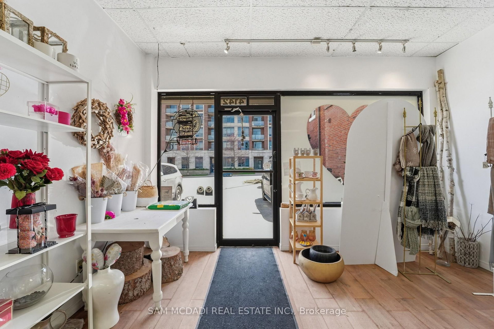 4142 Dundas Street W - Photo 12