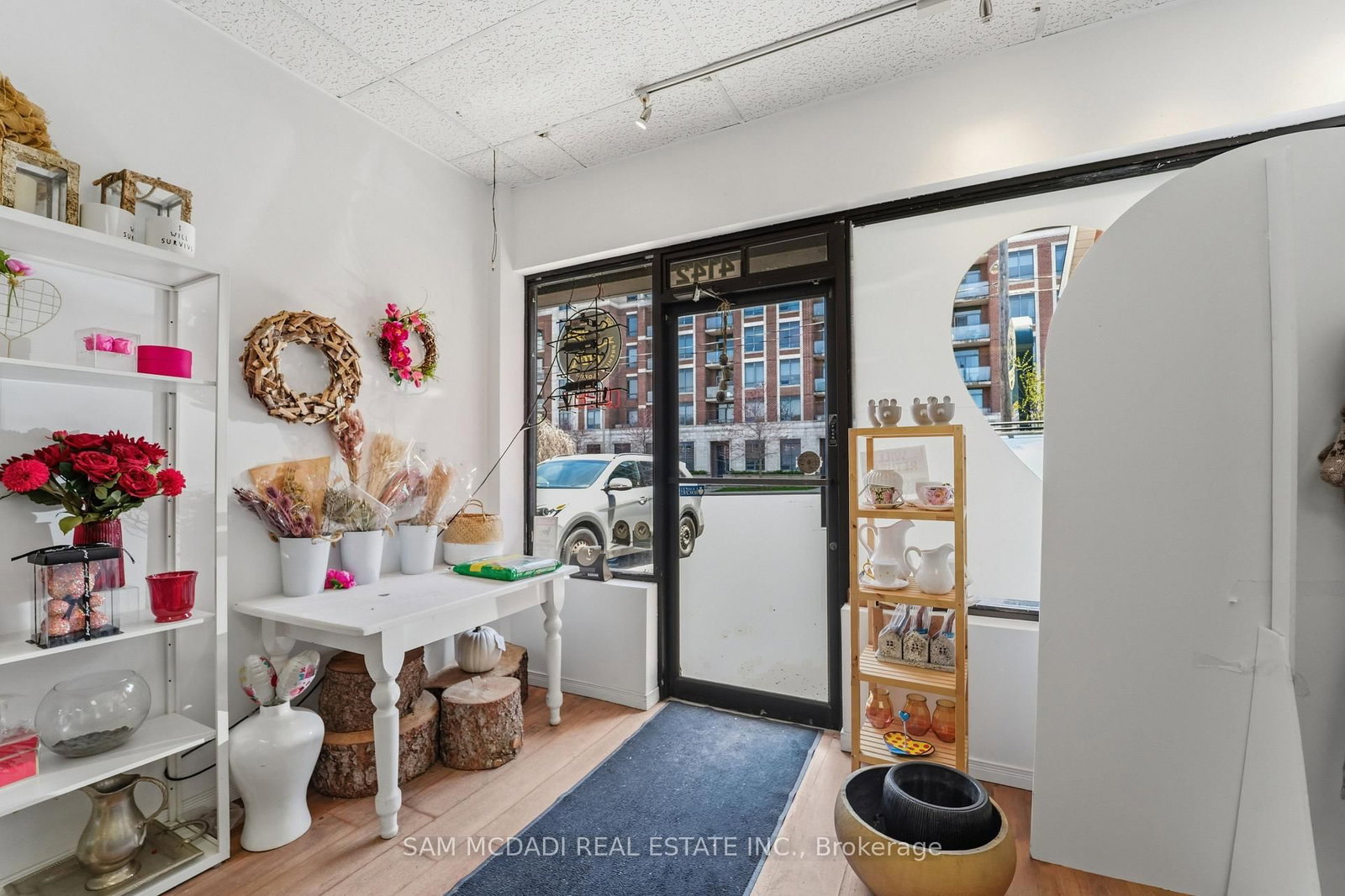 4142 Dundas Street W - Photo 16