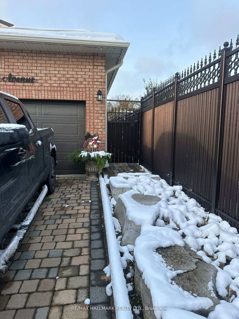 BSMT - 190 Falstaff Ave, Toronto, M6L 3C3 | Image 3