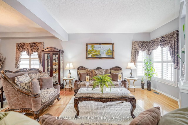 38 Bottlebrush Drive