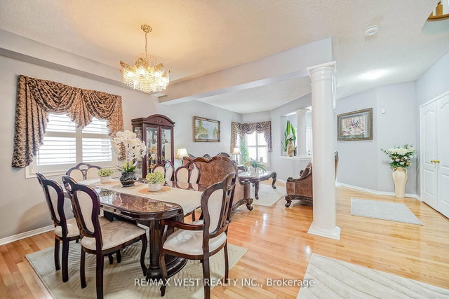 38 Bottlebrush Drive