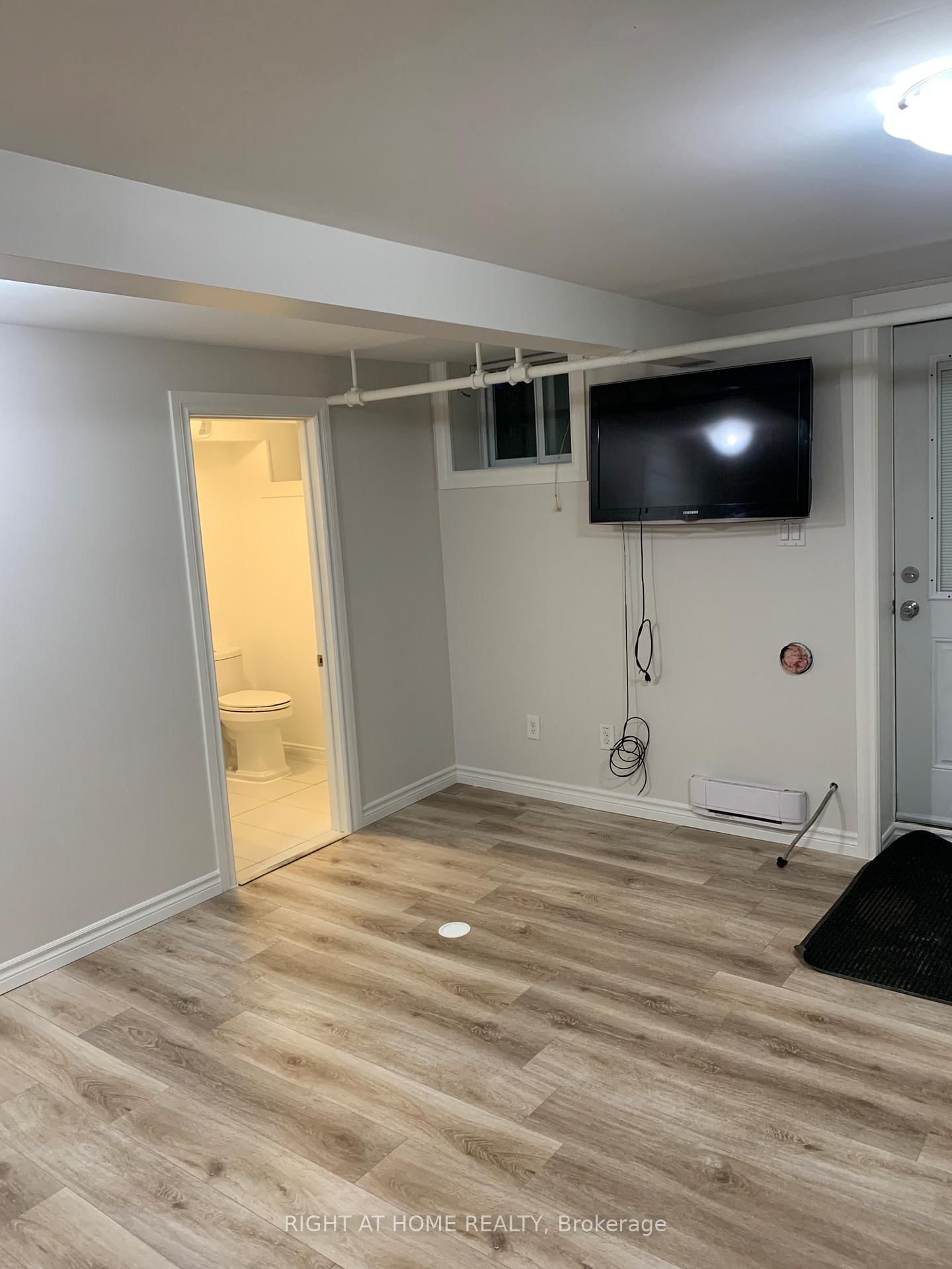 701 THE QUEENSWAY Avenue - Photo 7