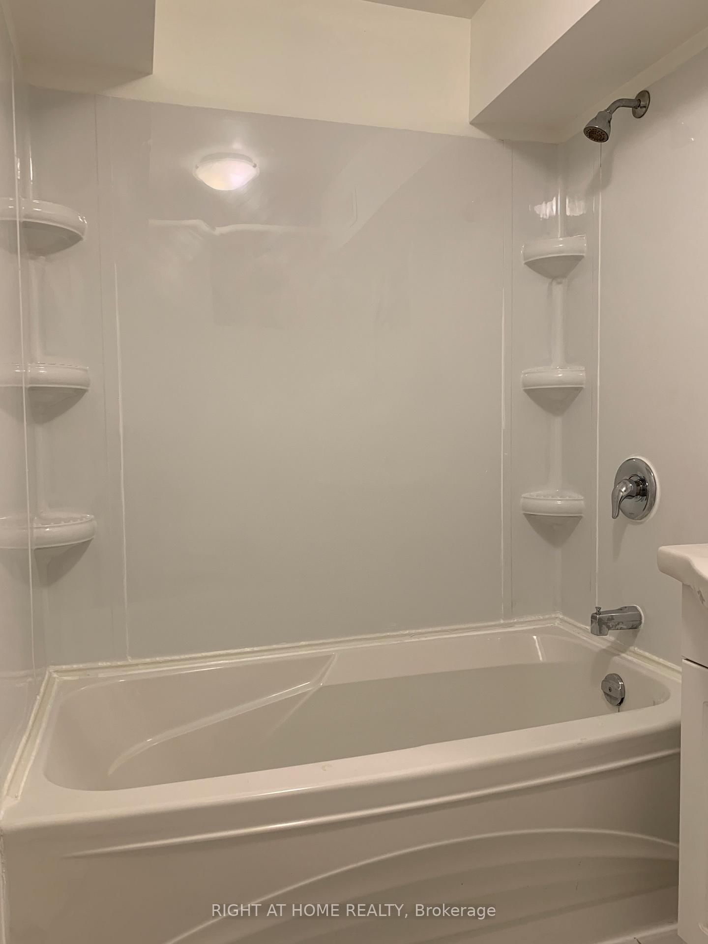 701 THE QUEENSWAY Avenue - Photo 8