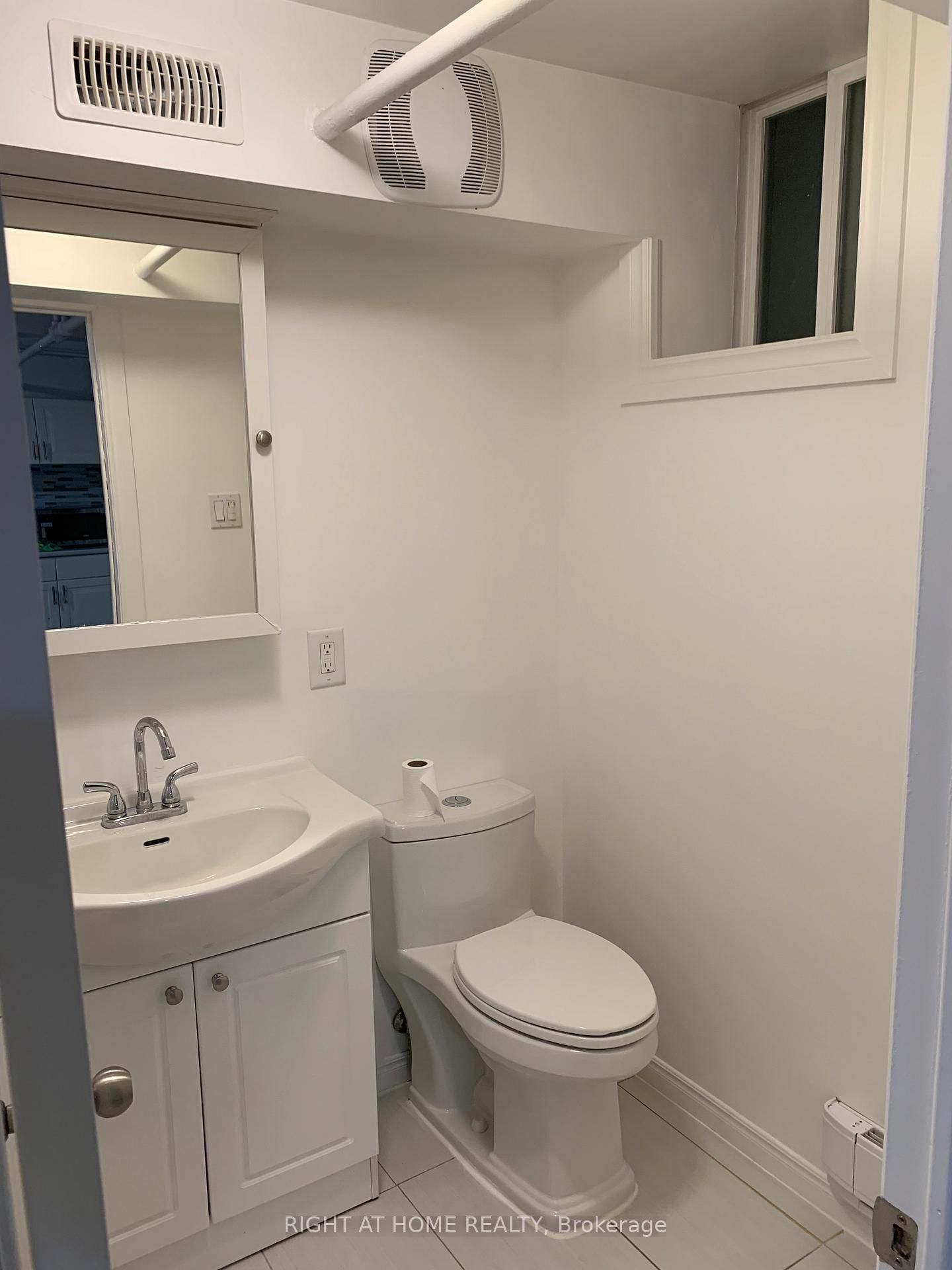 701 THE QUEENSWAY Avenue - Photo 9