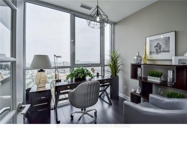 55 Eglinton Avenue W, Unit 2402