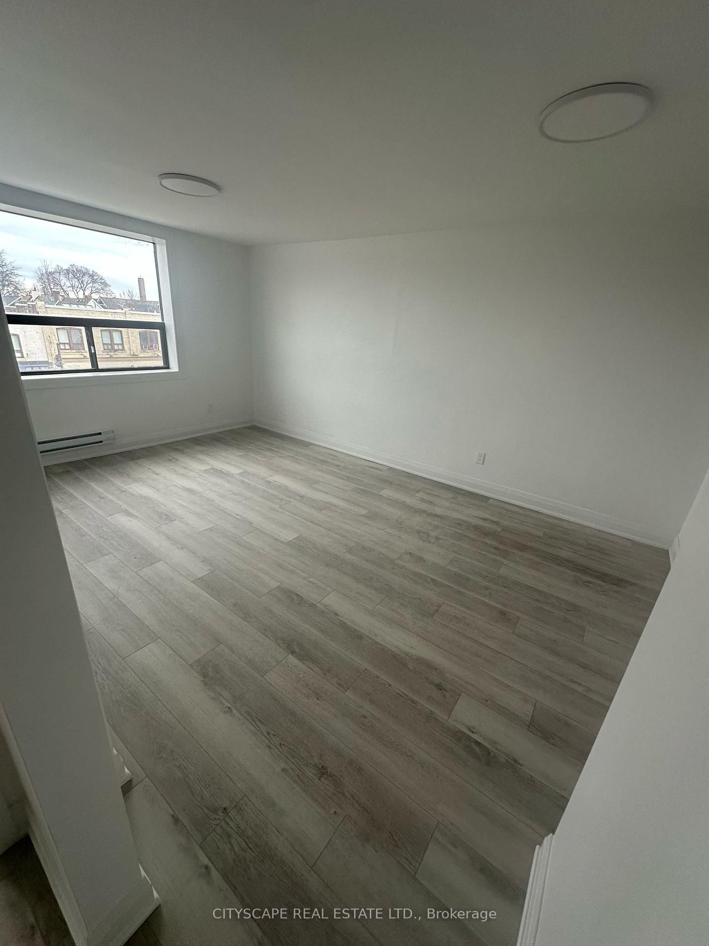 1710 St Clair Avenue W, Unit Unit 1 - Photo 11