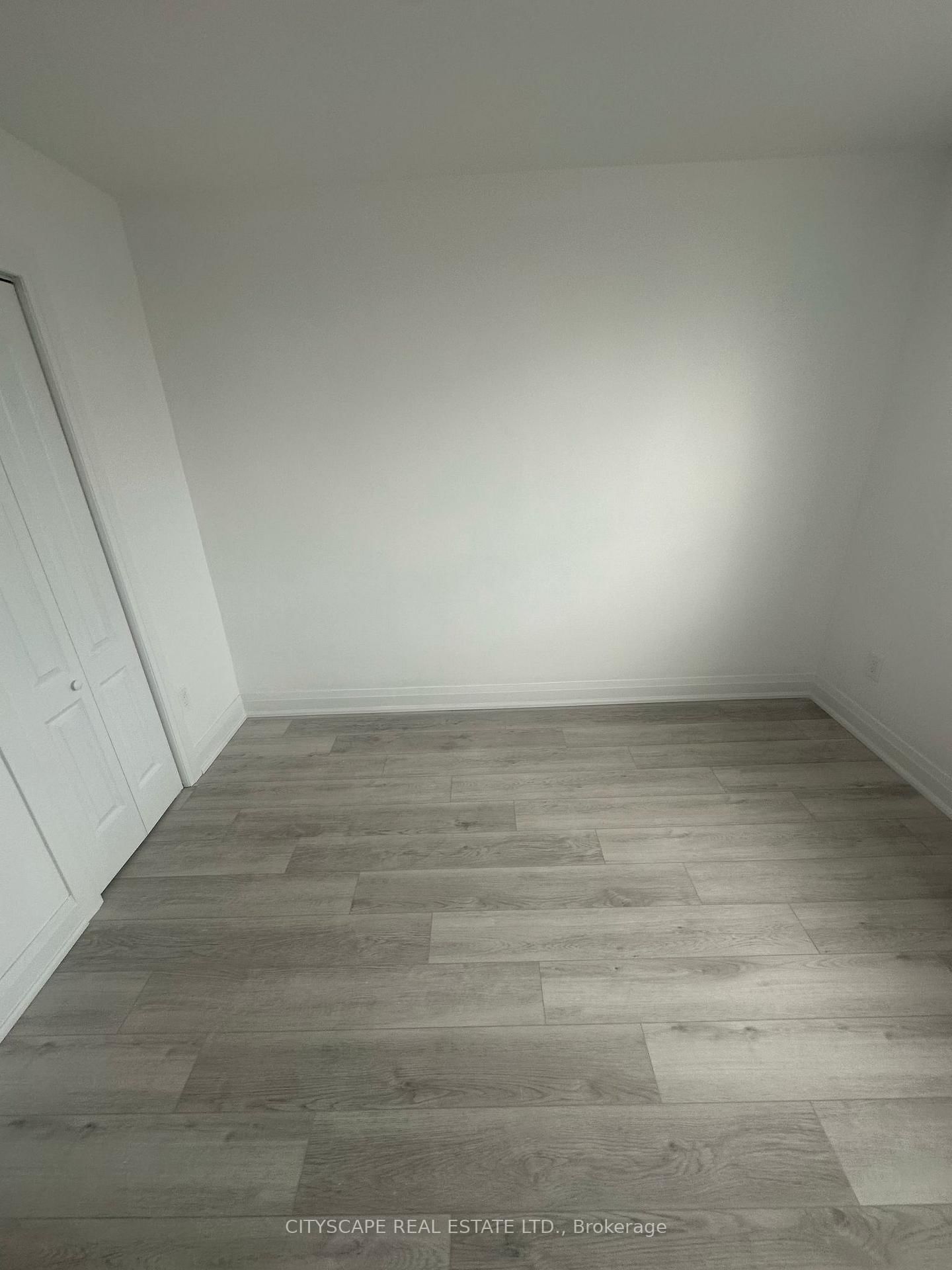 1710 St Clair Avenue W, Unit Unit 1 - Photo 12