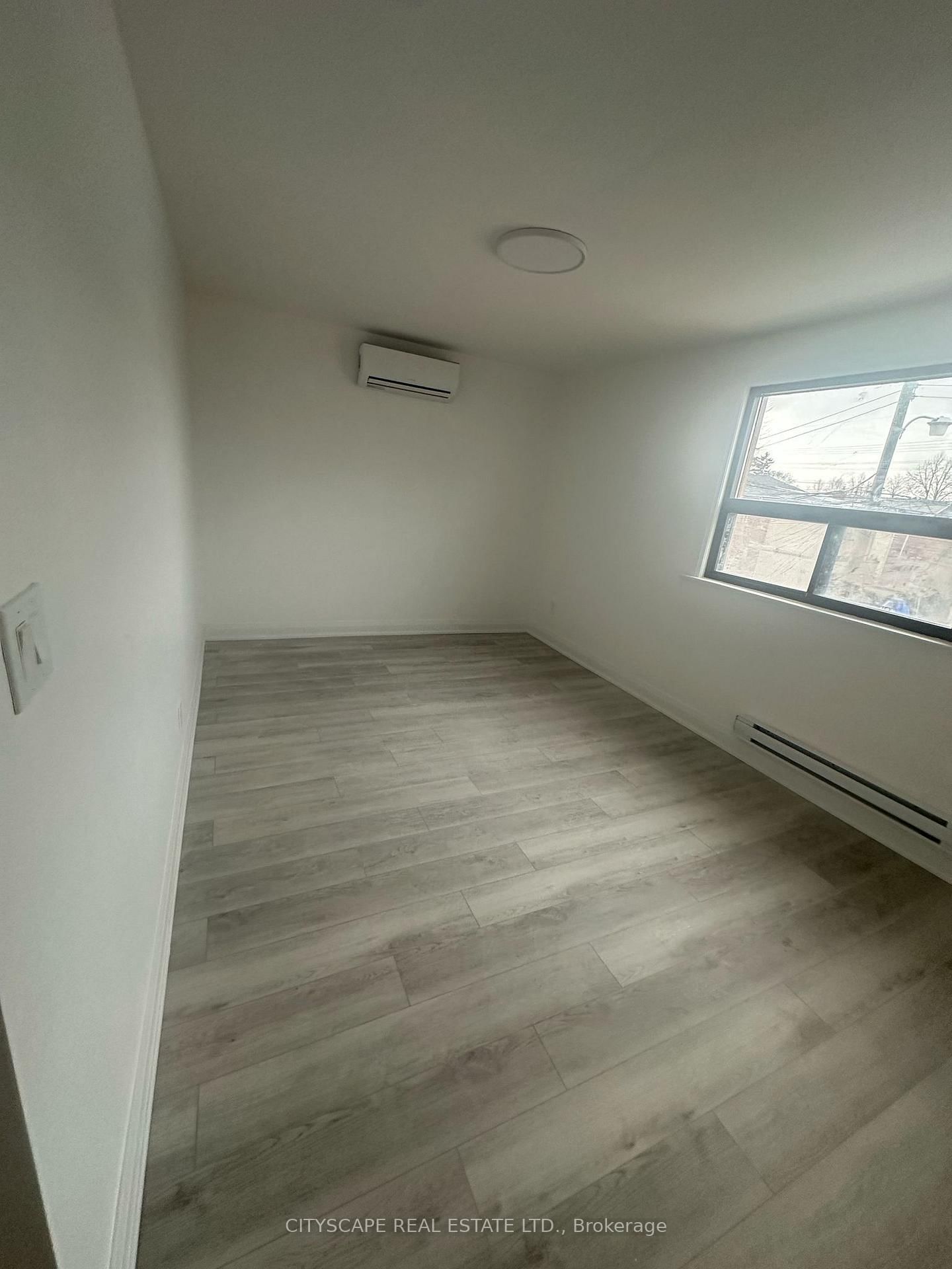 1710 St Clair Avenue W, Unit Unit 1 - Photo 2