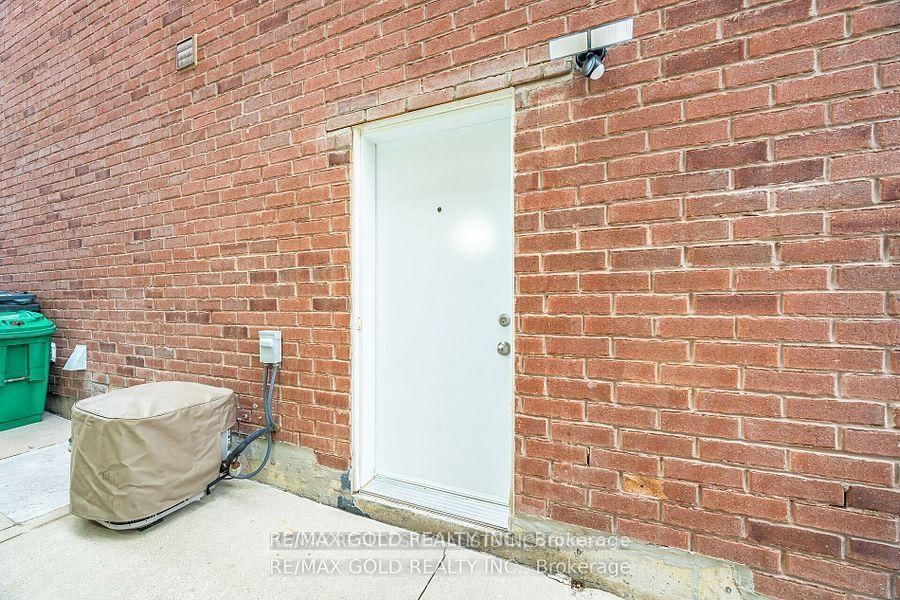 33 Callalily Road - Photo 2