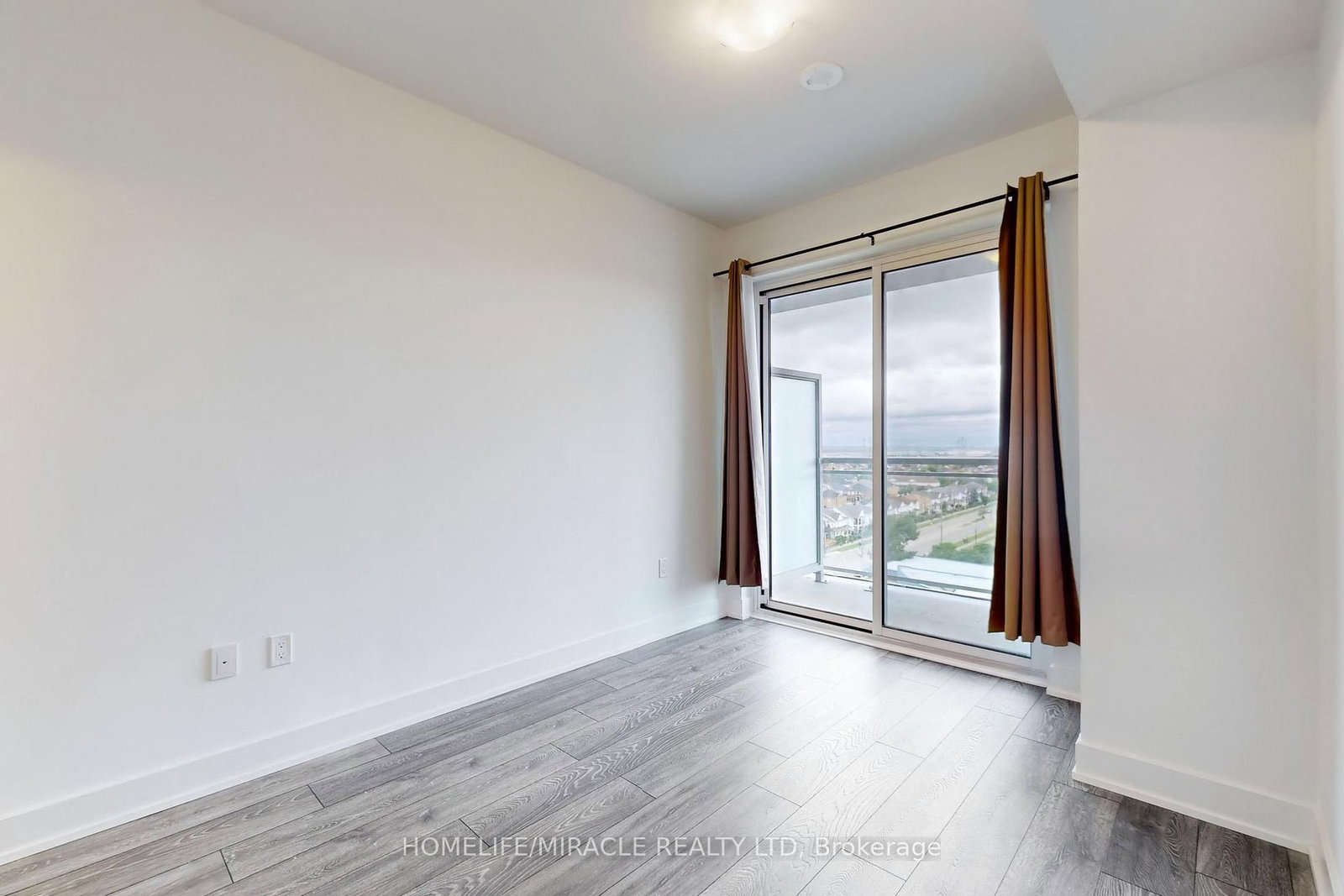1050 Main Street E, Unit 1106 - Photo 17
