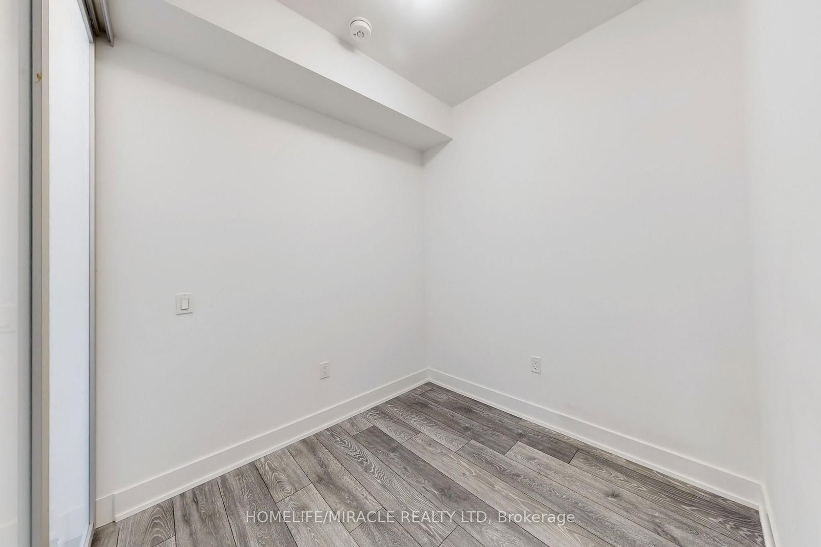 1050 Main Street E, Unit 1106 - Photo 22