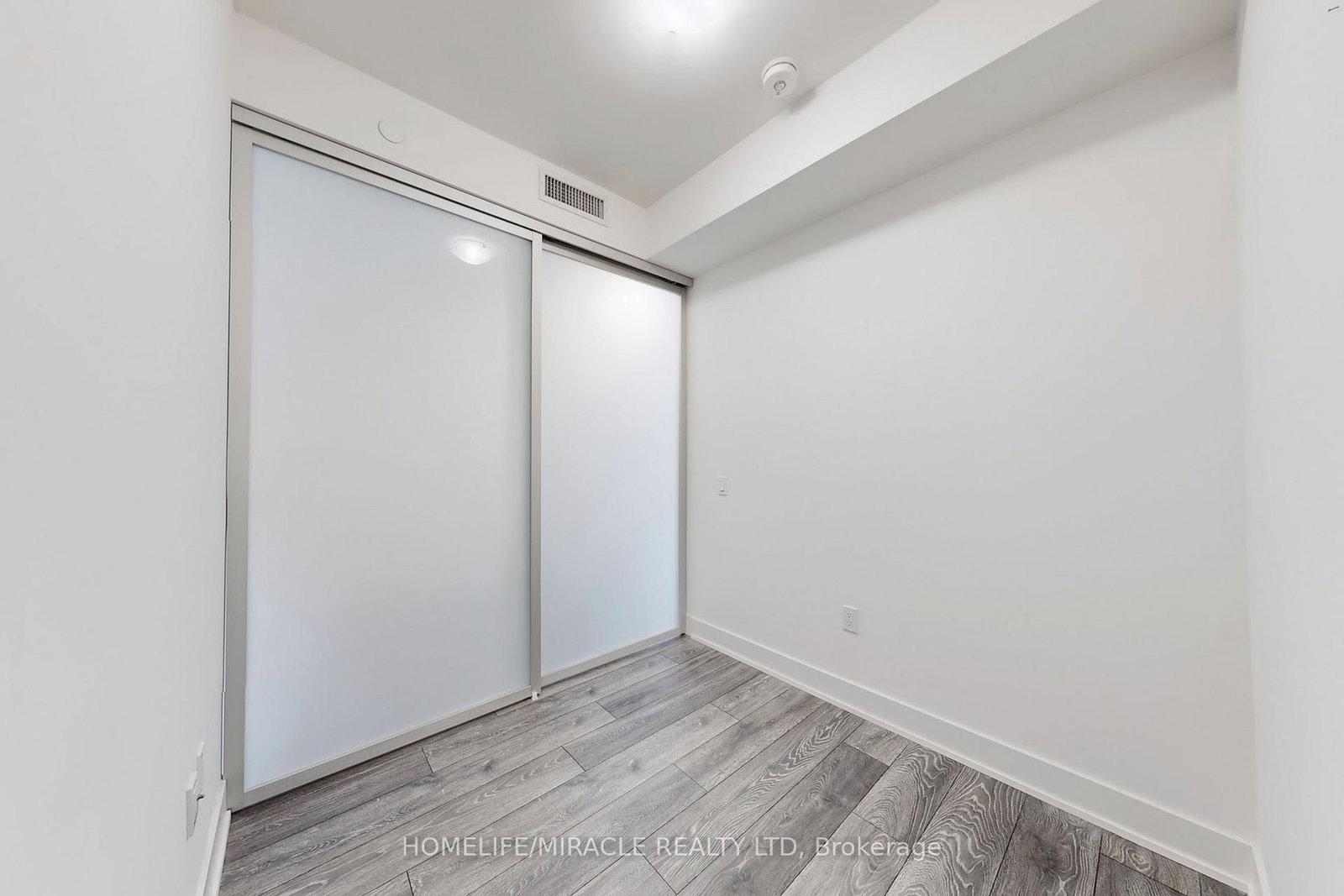 1050 Main Street E, Unit 1106 - Photo 23