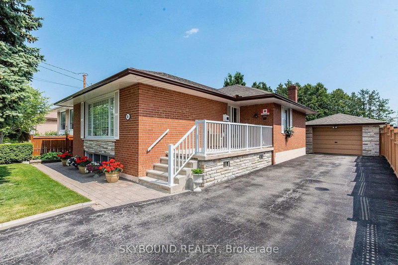 33 Bradstock Rd, Toronto, M9M 1M9 | Image 2