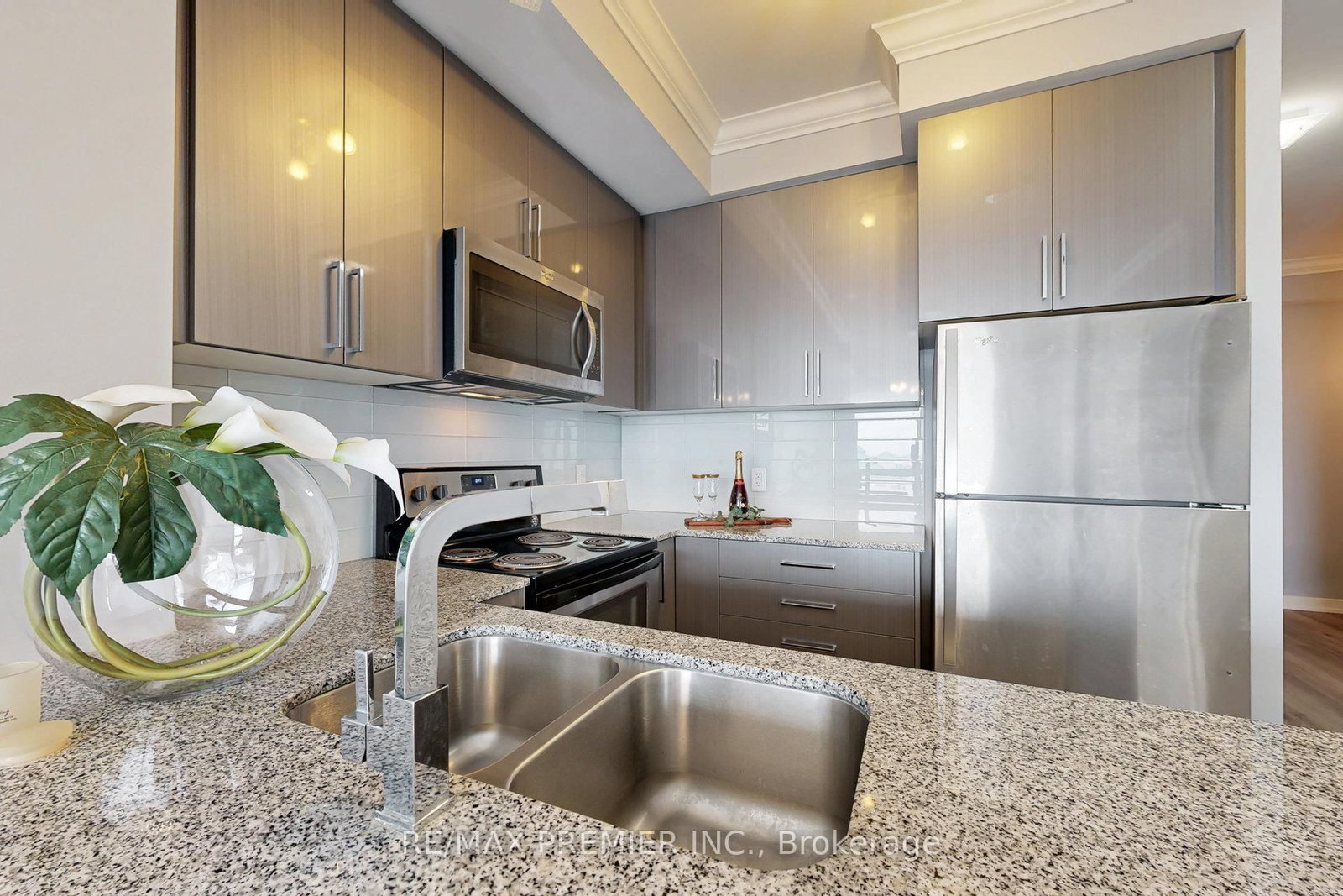 840 Queen's Plate Drive, Unit 610 - Photo 18
