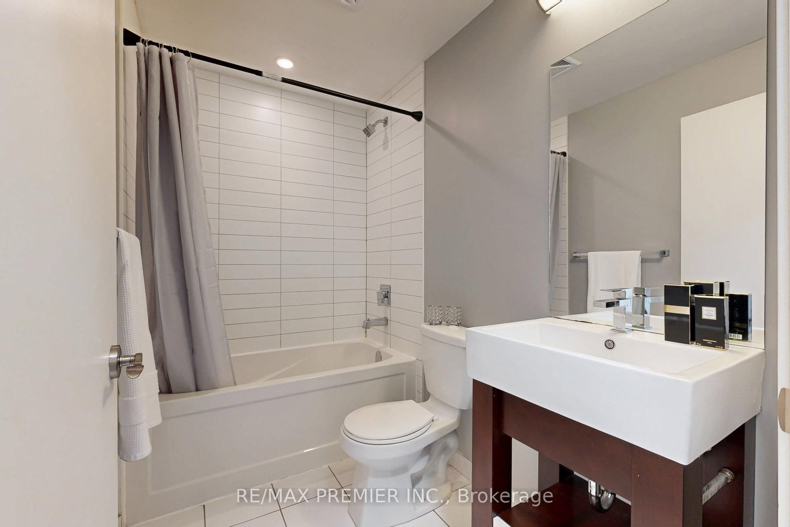 840 Queen's Plate Drive, Unit 610 - Photo 27