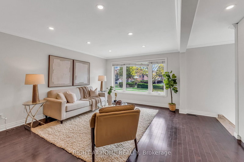 110 Victory Dr, Toronto, M3M 2J8 | Image 2