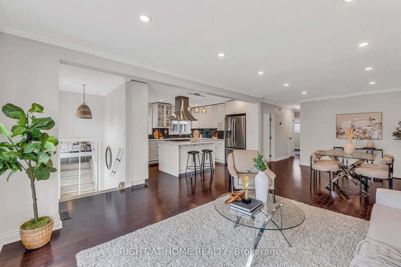 110 Victory Dr, Toronto, M3M 2J8 | Image 3
