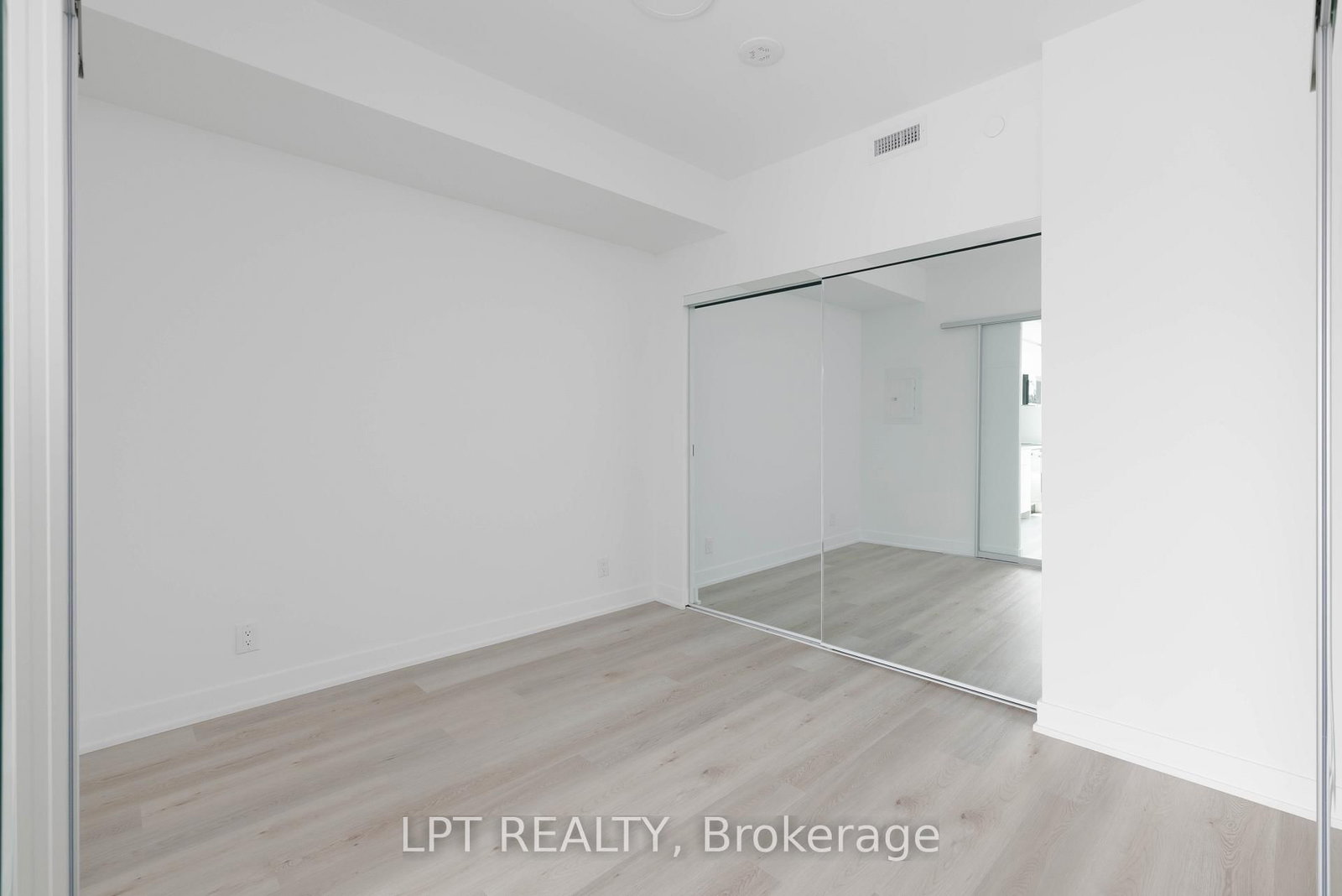 1660 Bloor Street W, Unit 506 - Photo 11