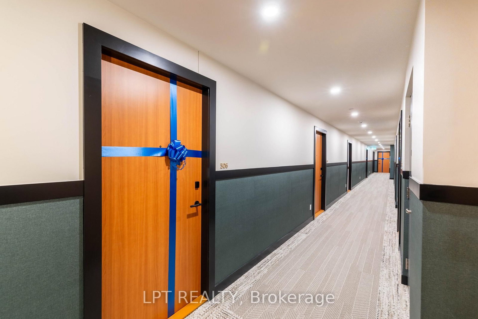 1660 Bloor Street W, Unit 506 - Photo 2