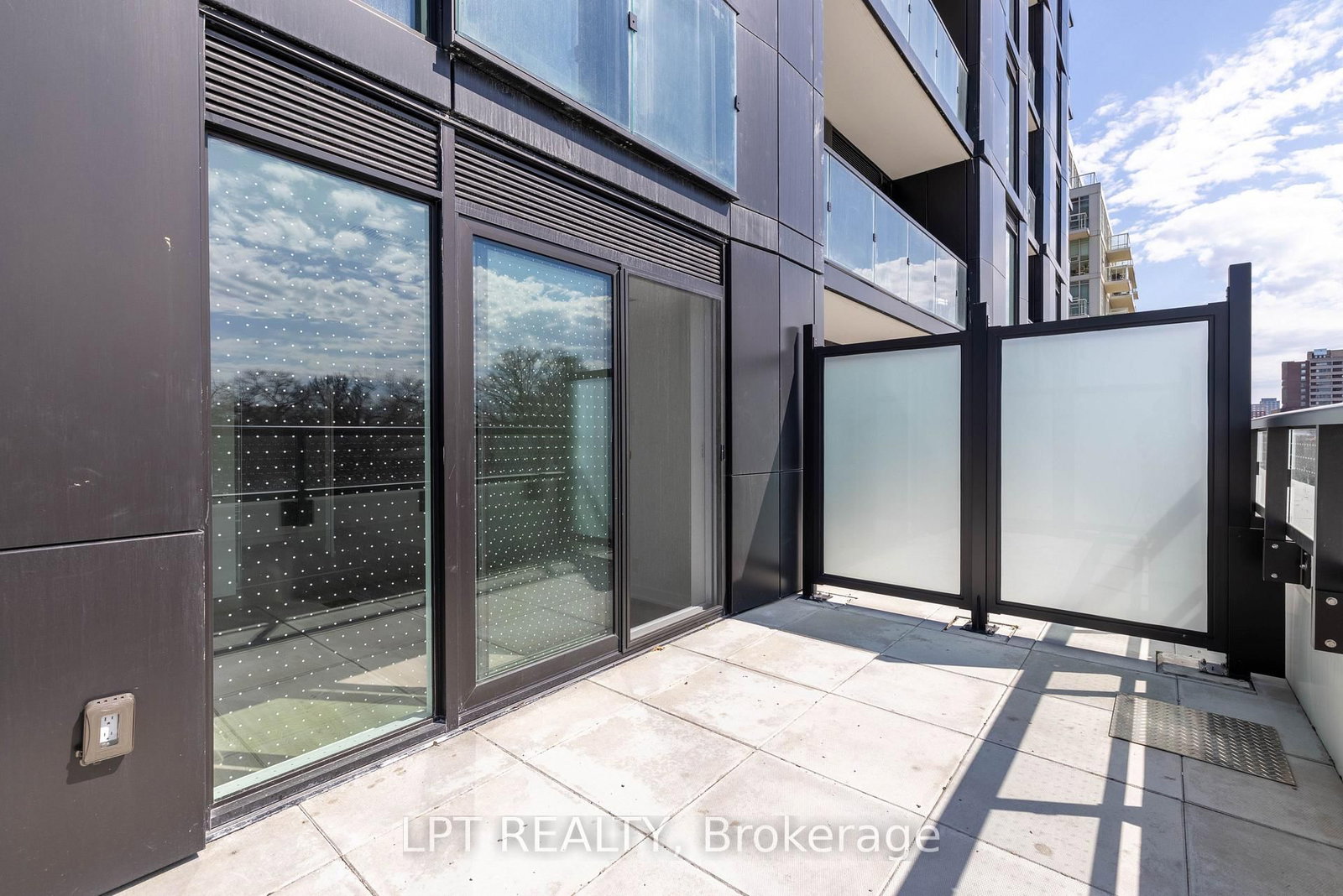 1660 Bloor Street W, Unit 506 - Photo 5