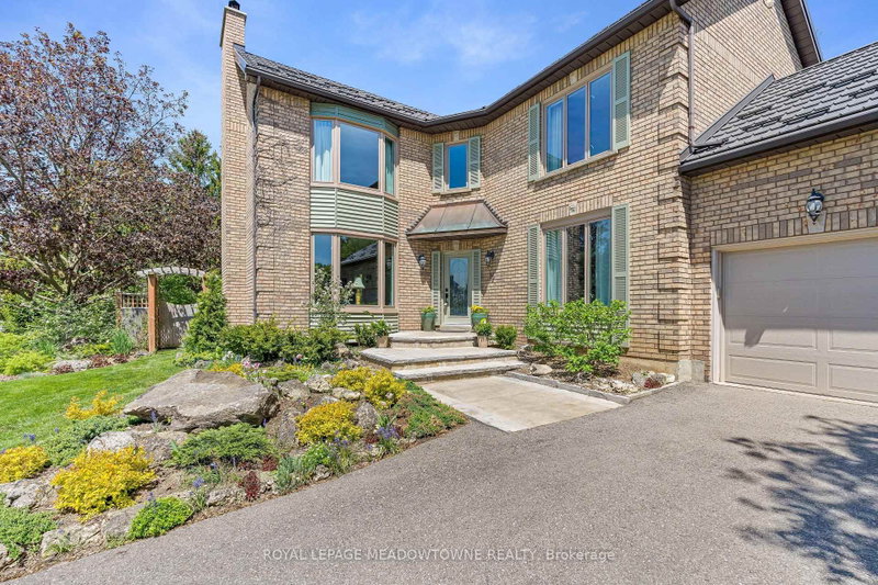 16 Oak Ridge Drive