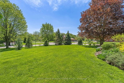16 Oak Ridge Drive • Halton Hills, ON photo 5