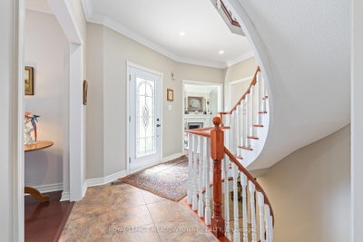 16 Oak Ridge Drive • Halton Hills, ON photo 6
