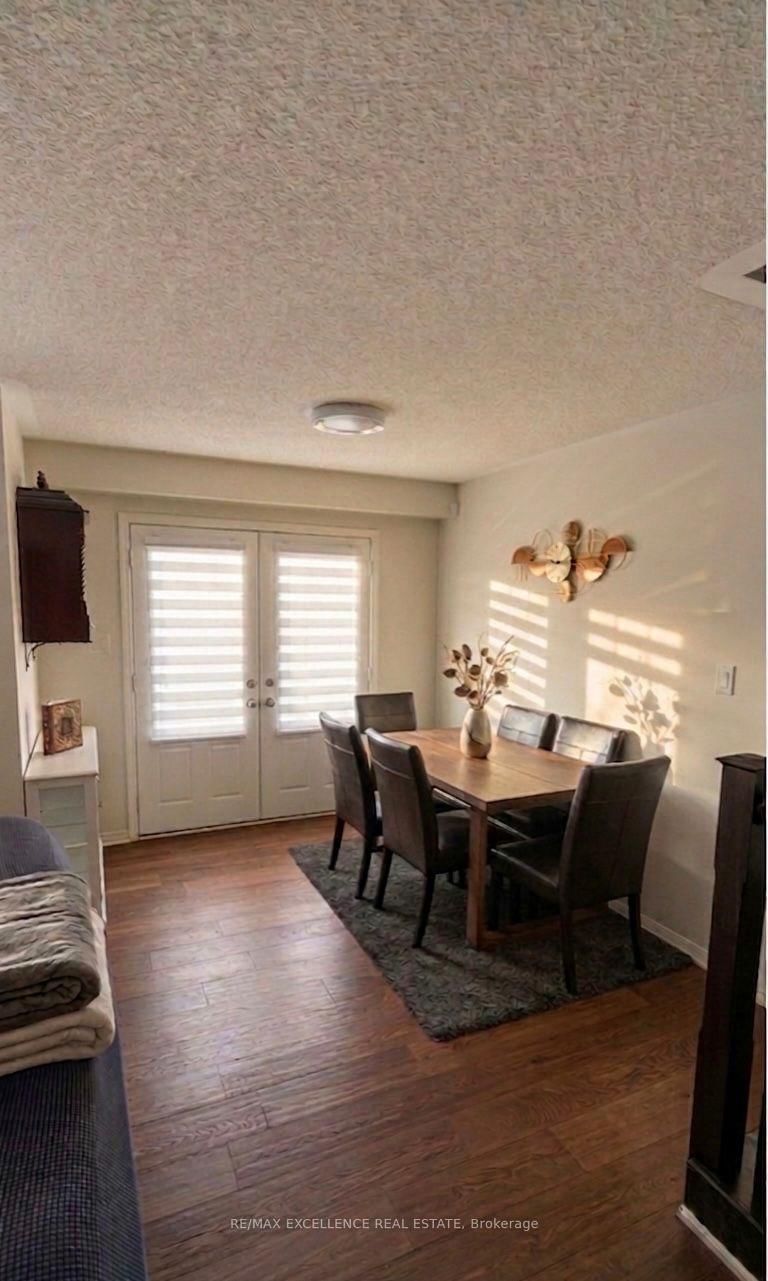 566 Attenborough Terrace - Photo 4