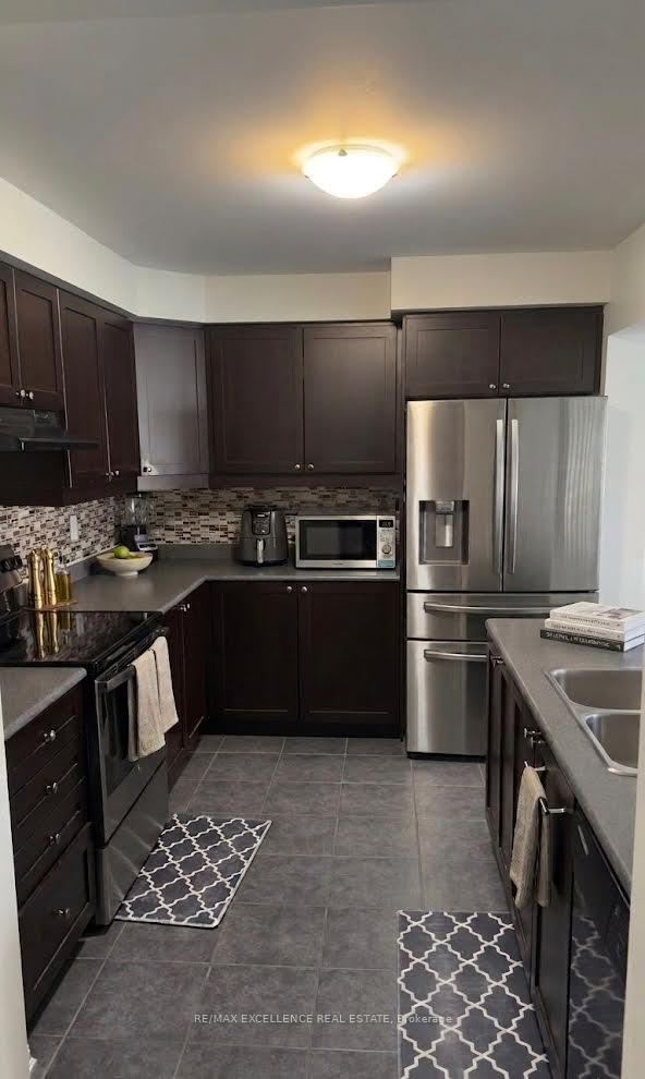 566 Attenborough Terrace - Photo 5