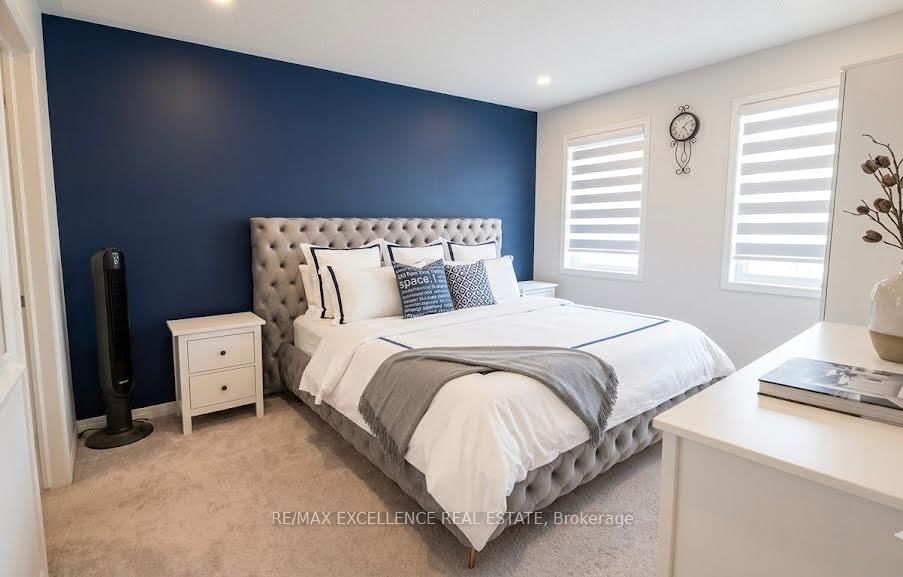 566 Attenborough Terrace - Photo 7