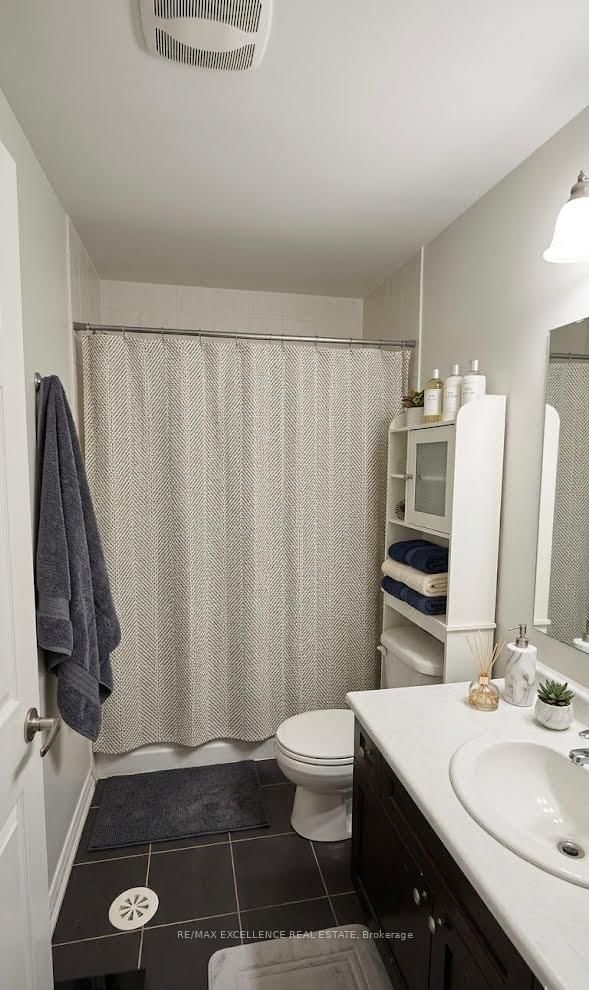 566 Attenborough Terrace - Photo 8