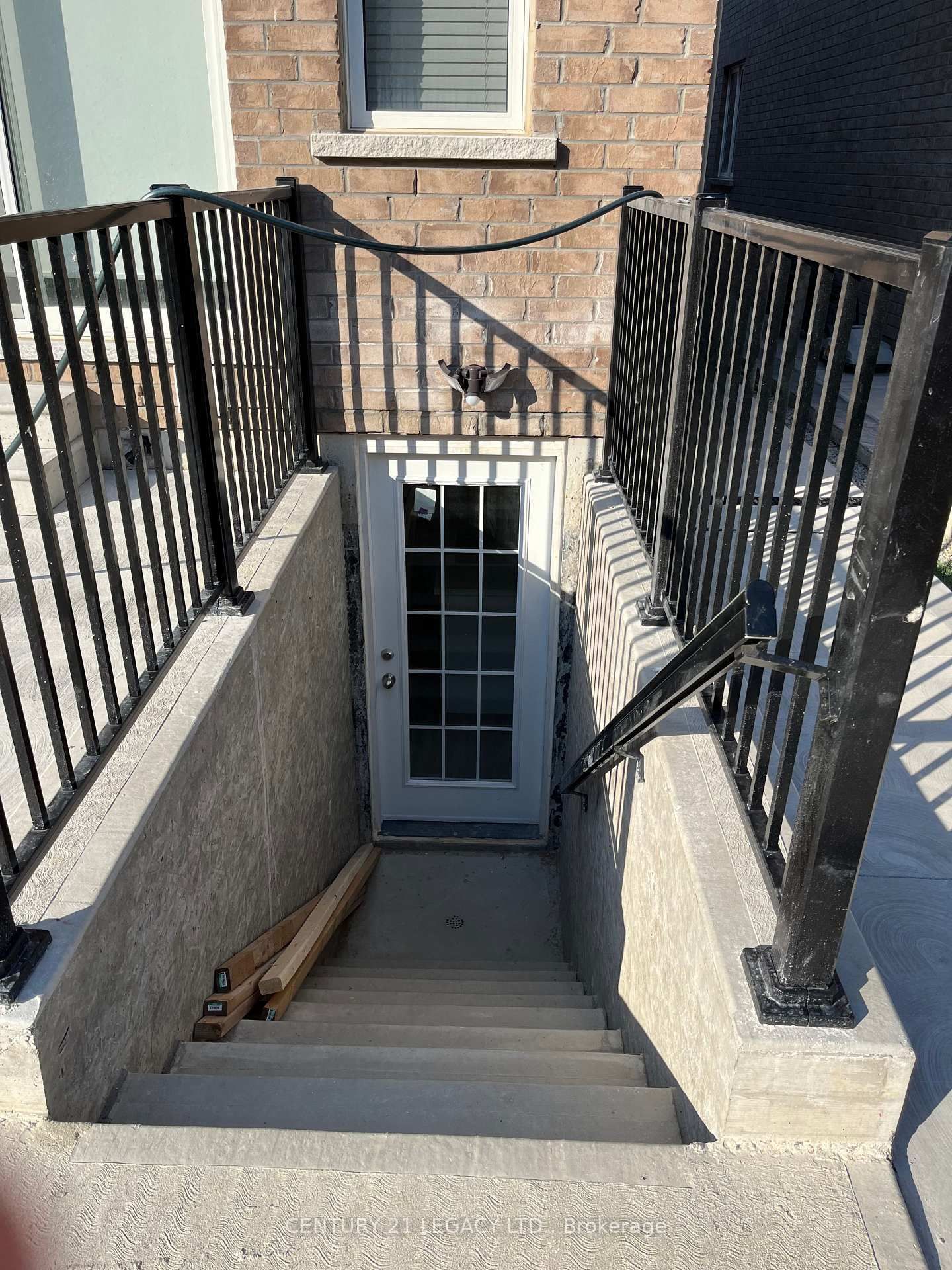 18 Ladysmith (Basement) Street - Photo 4