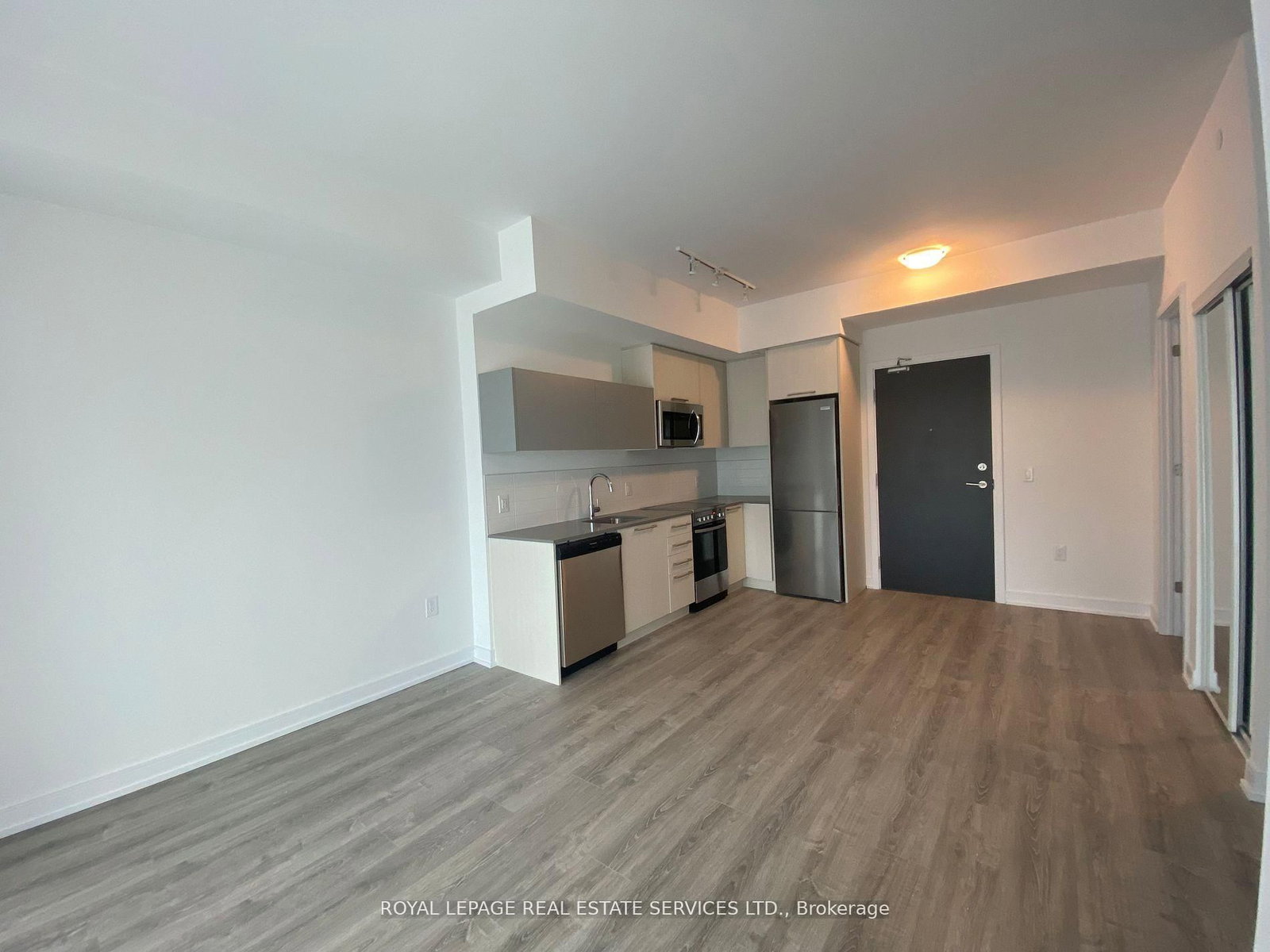 25 Neighbourhood Lane, Unit 605 - Photo 4