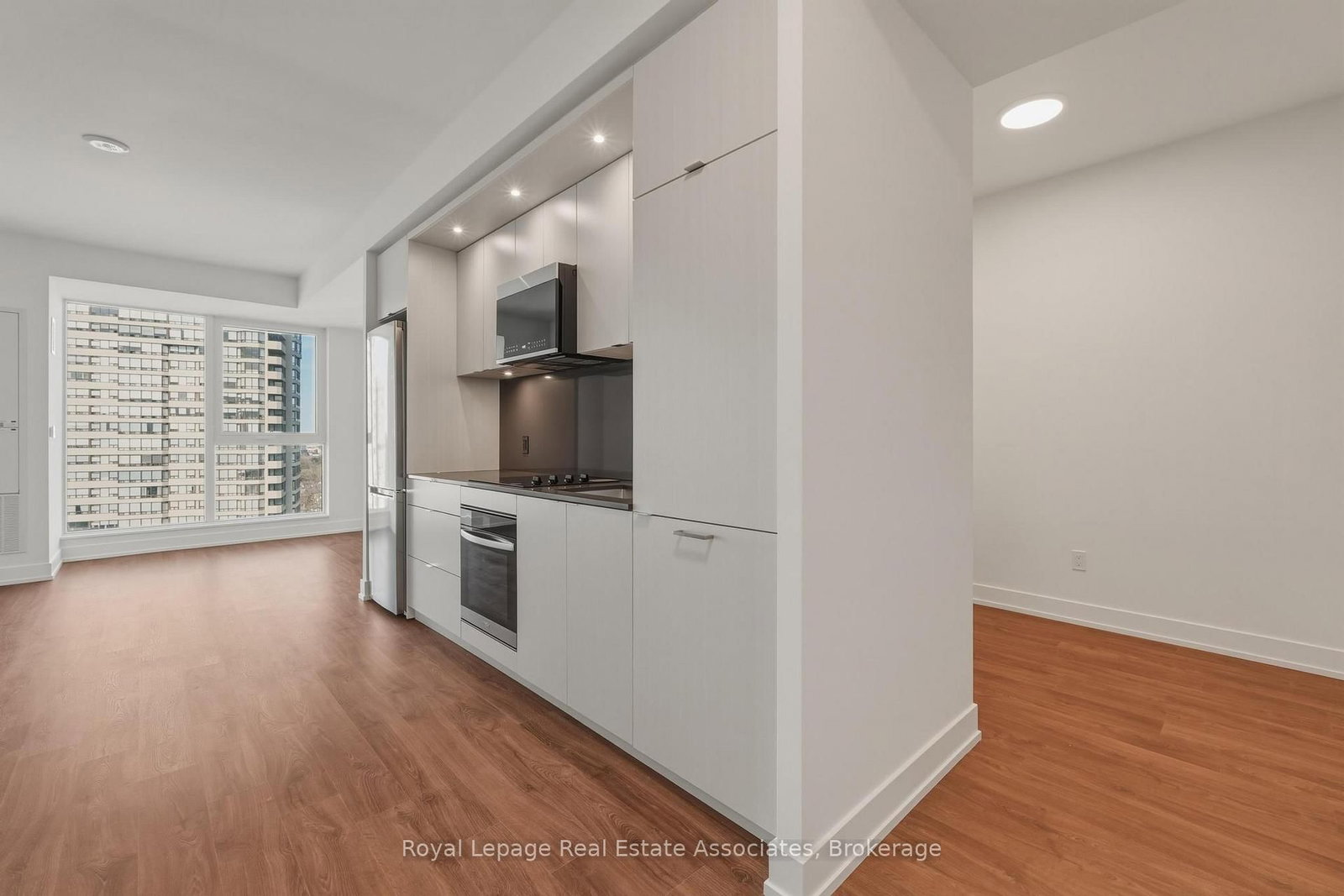 25 Cordova Avenue, Unit 1702 - Photo 2