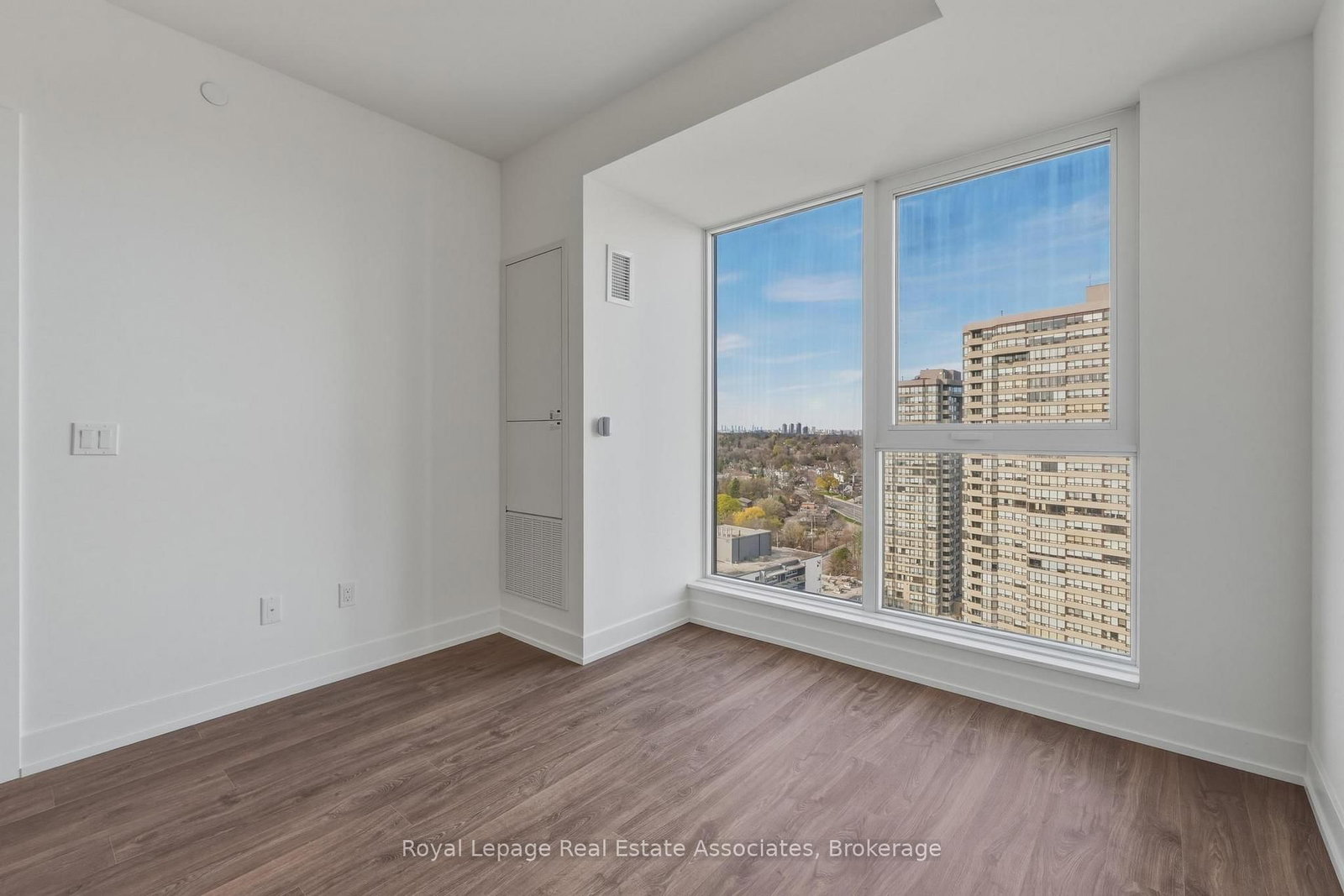 25 Cordova Avenue, Unit 1702 - Photo 7