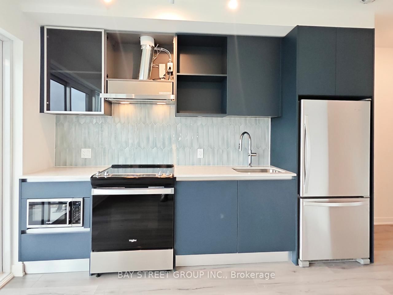 395 Dundas Street W, Unit PH07 - Photo 11