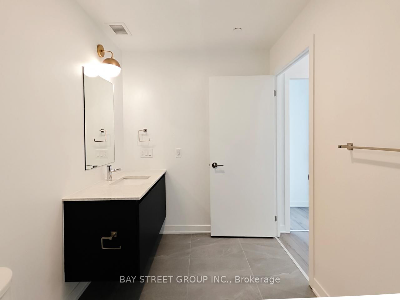 395 Dundas Street W, Unit PH07 - Photo 12