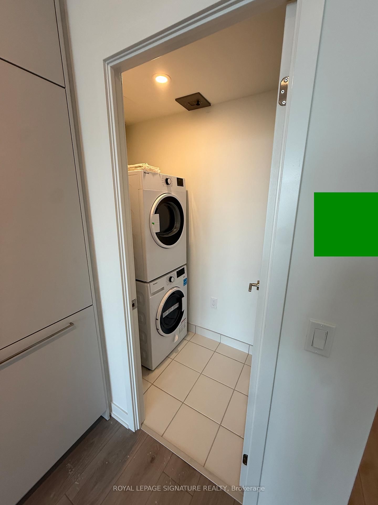1 Fairview Road E, Unit 2006 - Photo 2
