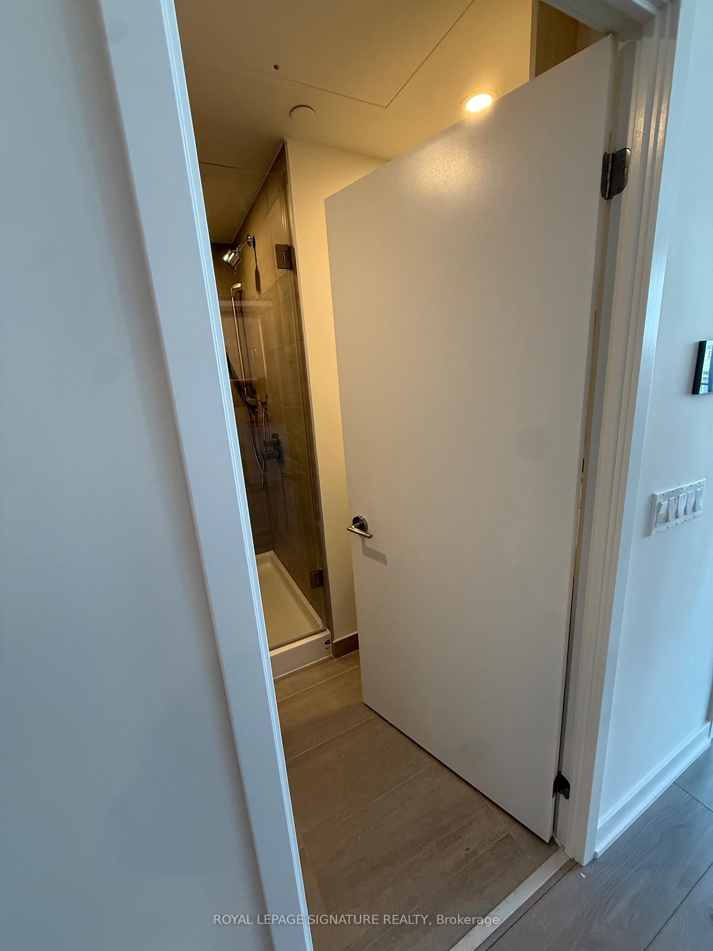 1 Fairview Road E, Unit 2006 - Photo 6