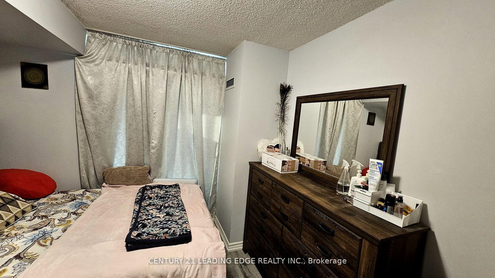 335 Rathburn Road W, Unit 1501 - Photo 4