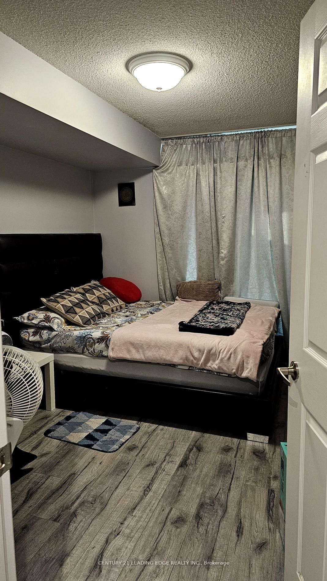 335 Rathburn Road W, Unit 1501 - Photo 5