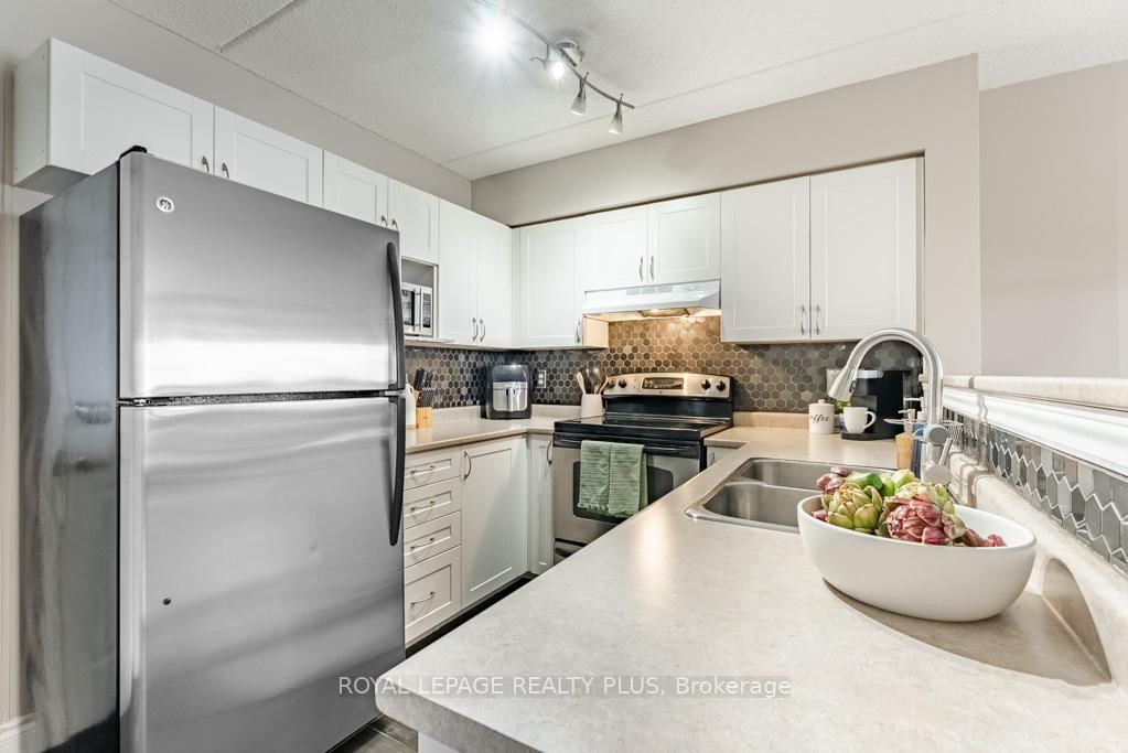 1370 Main Street E, Unit 309 - Photo 6