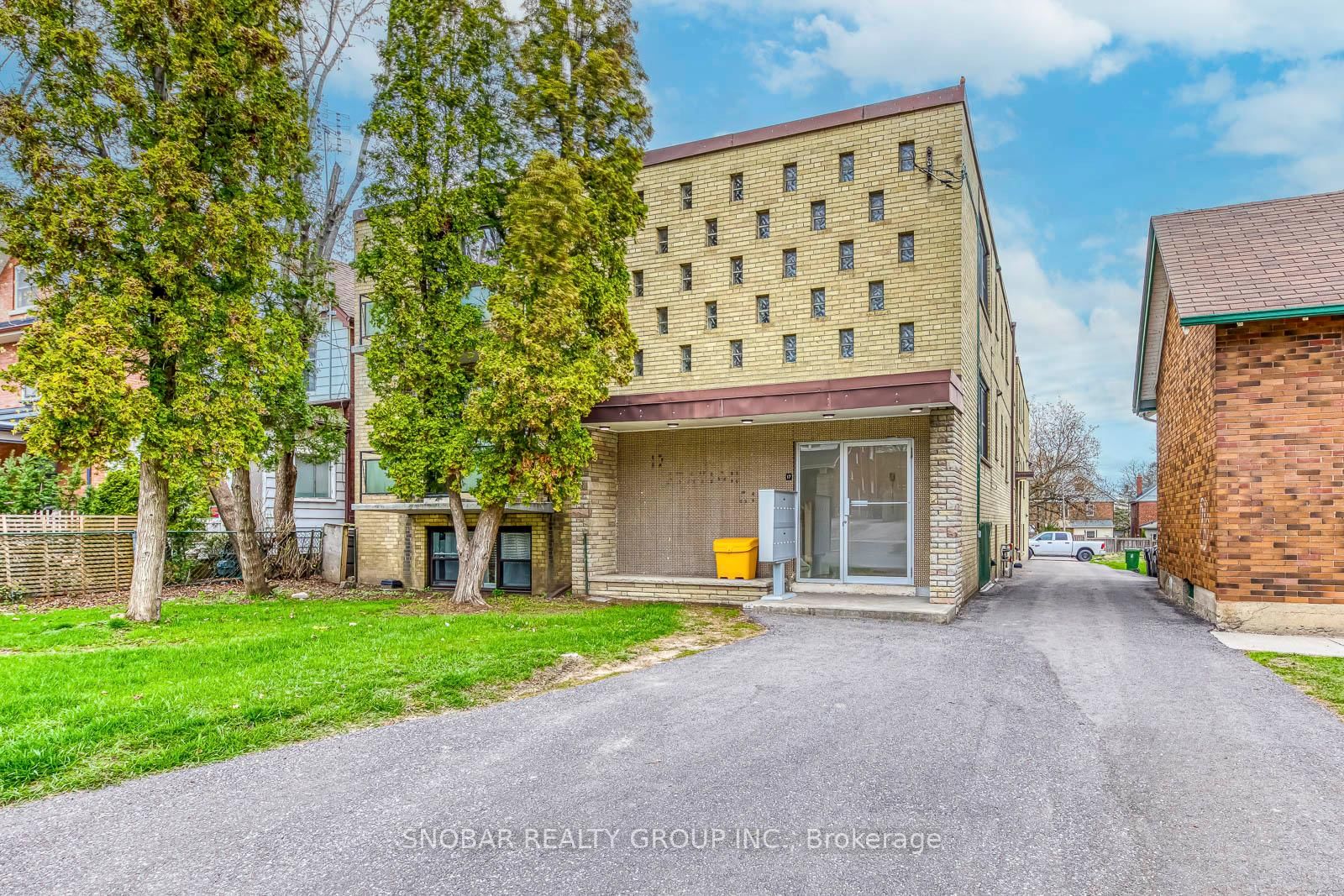 17 Station Road, Unit #11