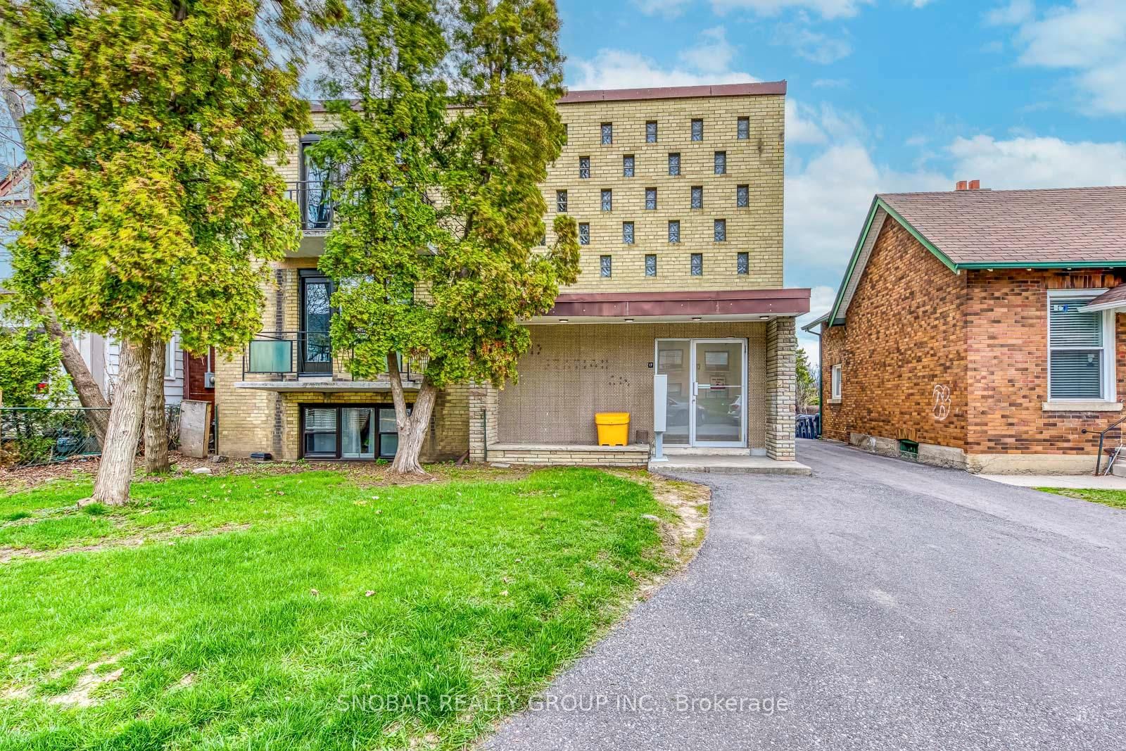 17 Station Road, Unit #11 - Photo 2