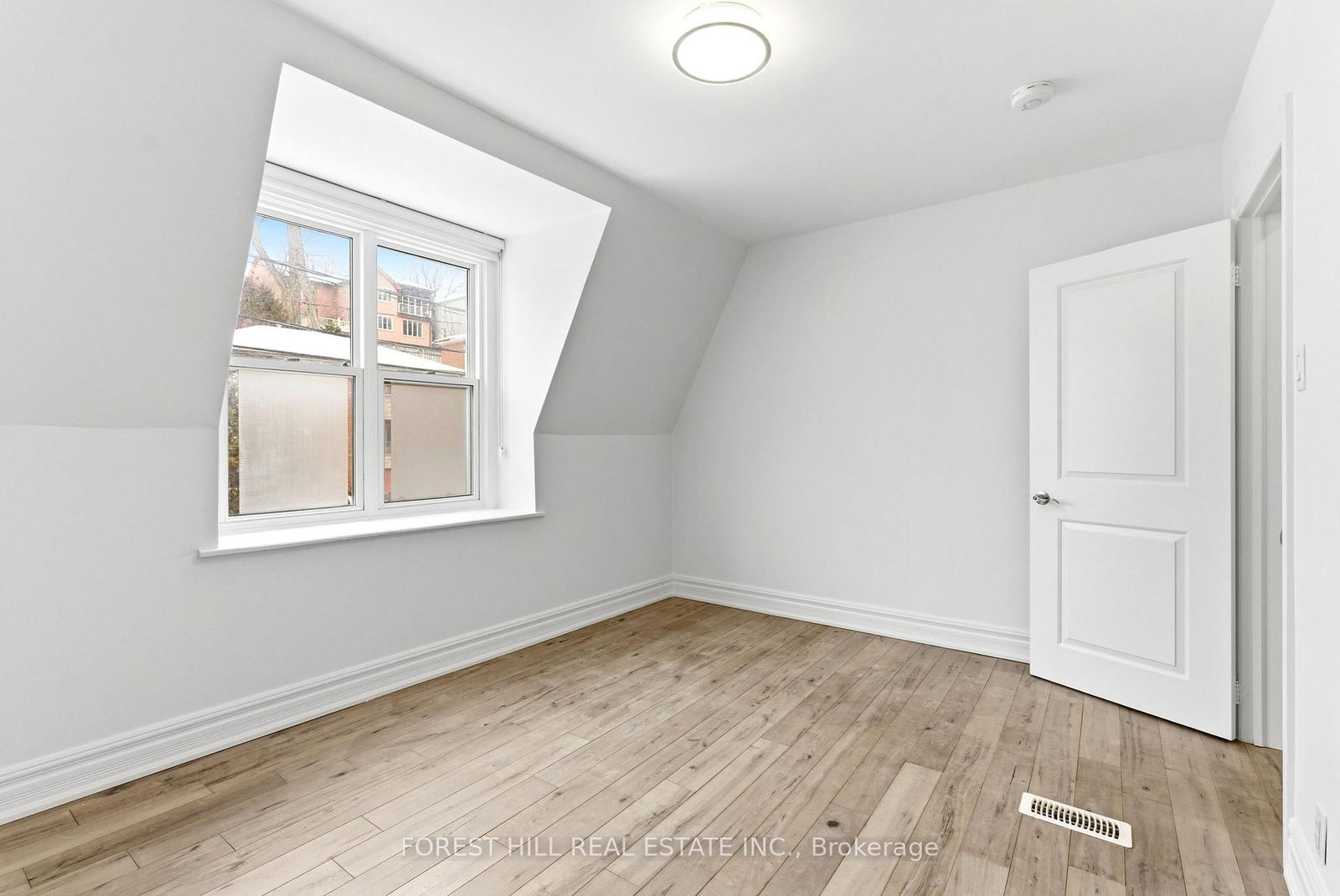 1297 Davenport Road - Photo 16