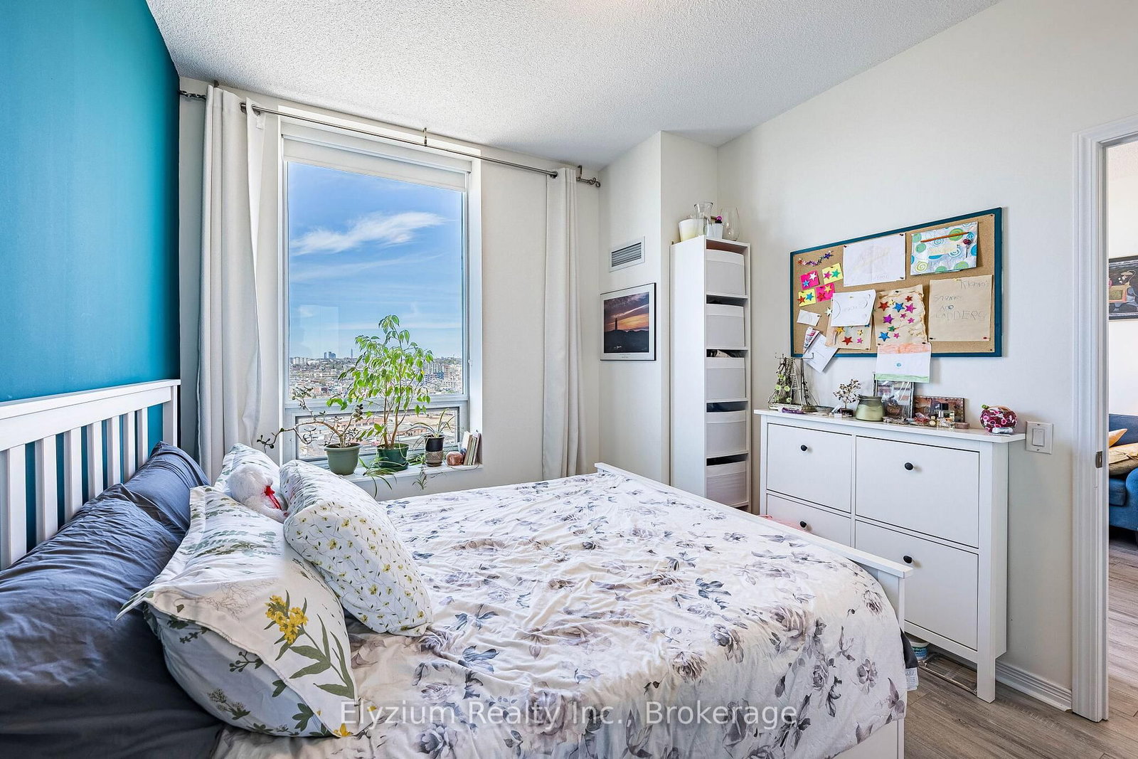 60 Heintzman Street, Unit 1902 - Photo 18