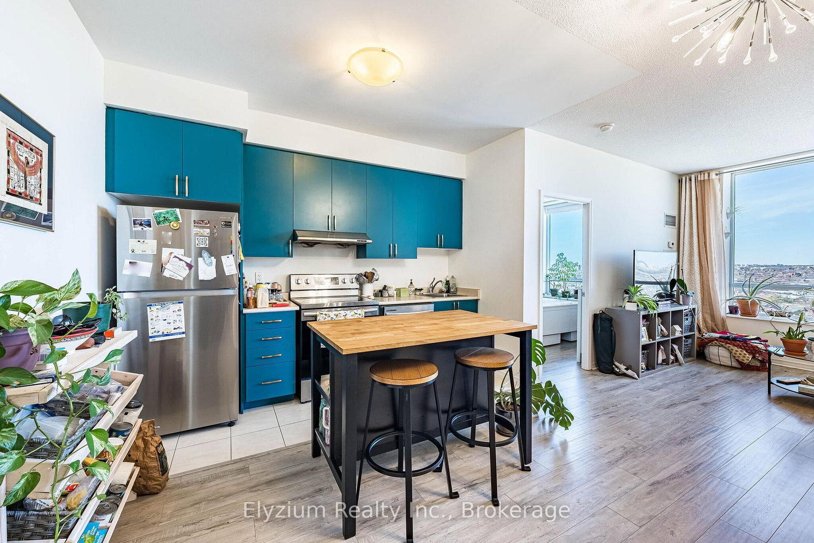 60 Heintzman Street, Unit 1902 - Photo 4