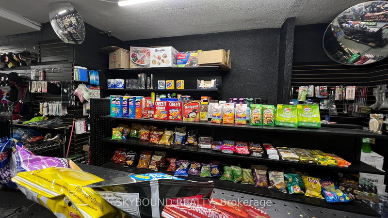 Unit 11 - 2111 Jane St, Toronto, M3M 1A2 | Image 3