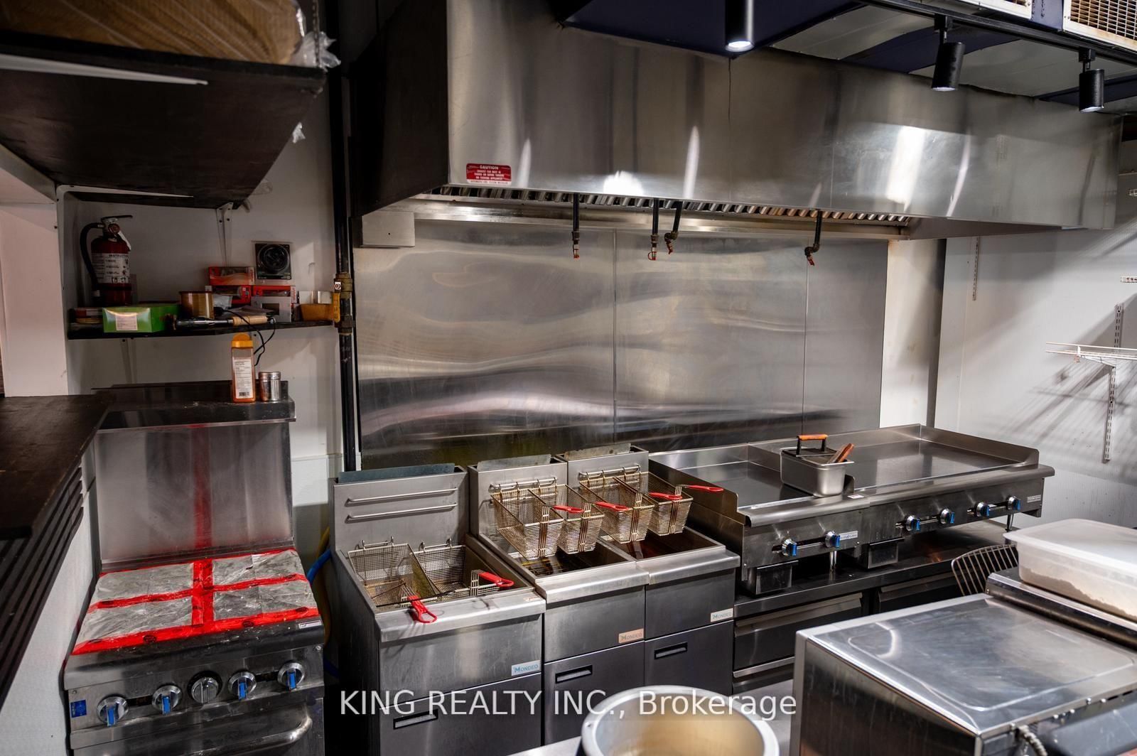 2712 KEELE Street - Photo 10