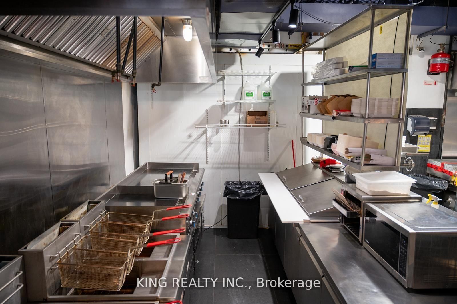 2712 KEELE Street - Photo 13